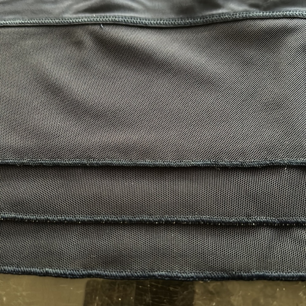 Lululemon, new , silky Long sleeve, with mash details - Picture 2 of 4